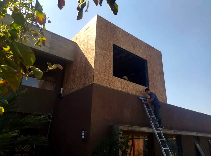 Volumen de segundo piso de vivienda en construcción