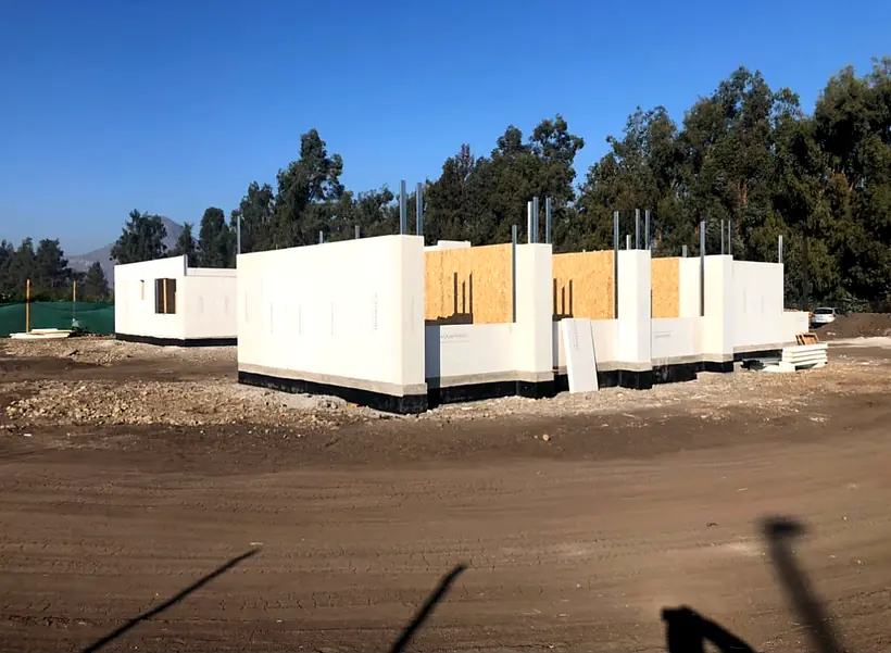 Obra gruesa de varias viviendas en ejecución